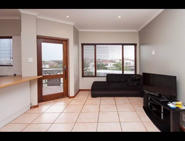 2 BEDROOM TOWNHOUSE RENTED IN SOUTH END